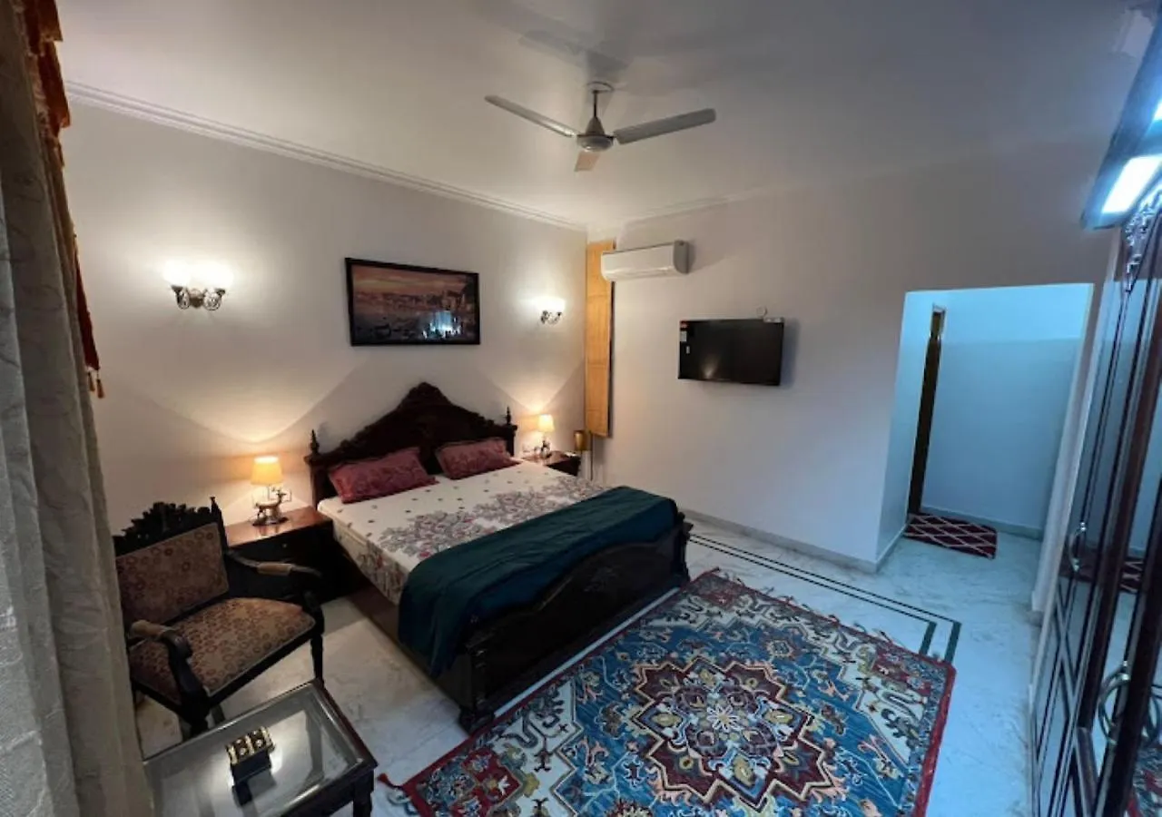 Ritz Mansion Varanasi 5*,